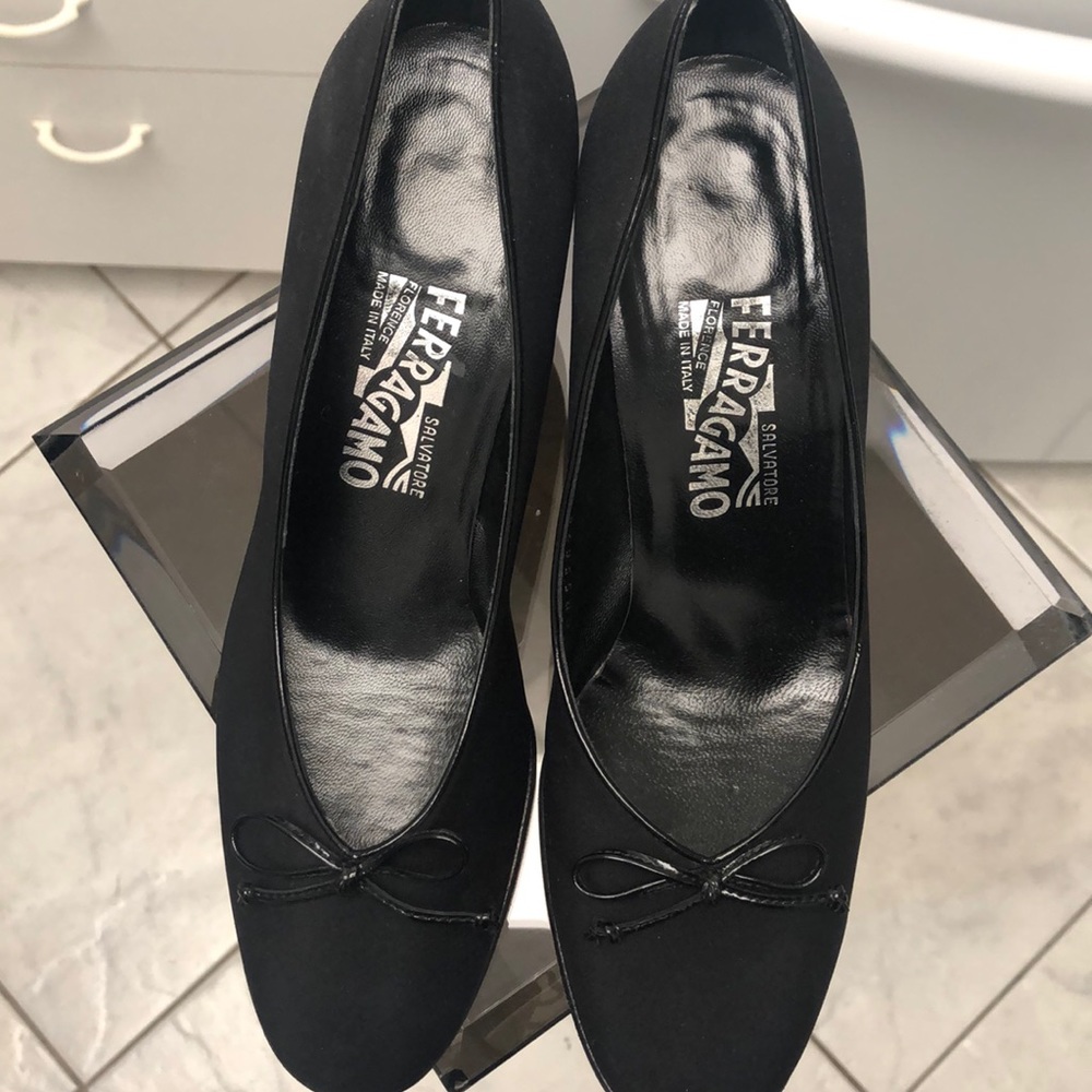 Ferragamo Size 7B Mid heel women’s shoe